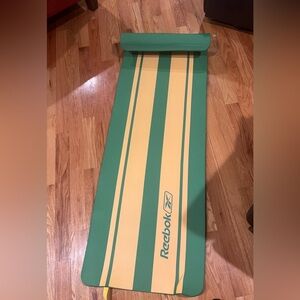 Reebok 3/4” Extra -Thick Foam Pro Fitness Mat Length 70” X Width 23” With Strap
